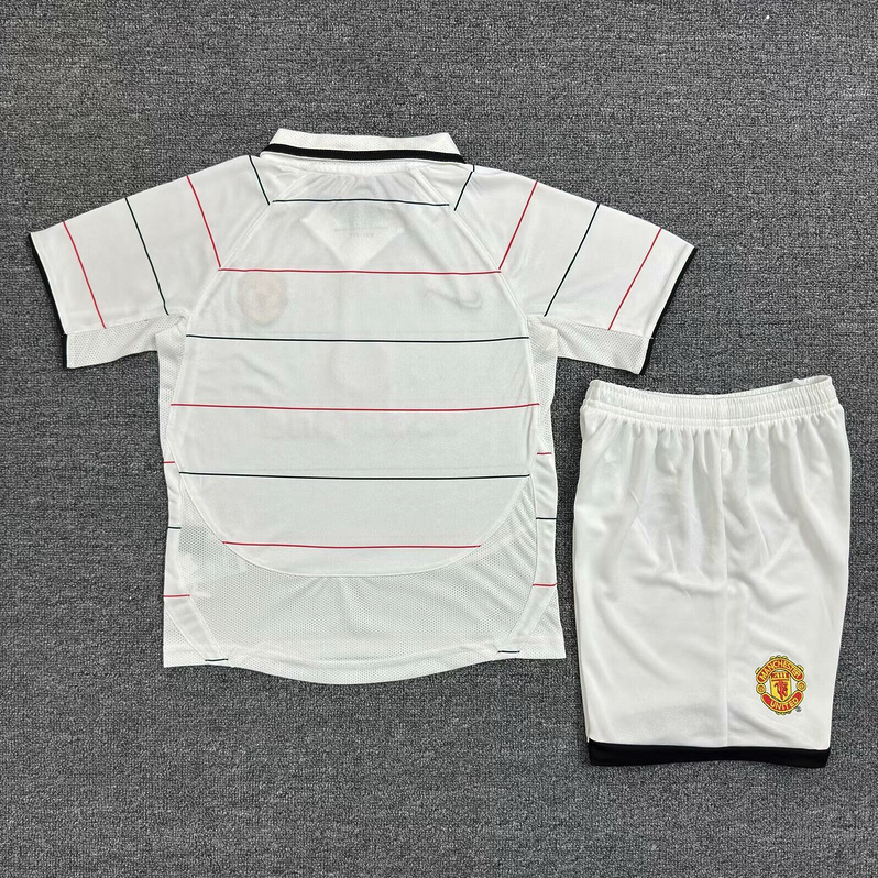 Retro 05 Man Utd Away Kit