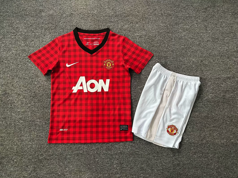 Retro 2013 Man Utd Home Kit
