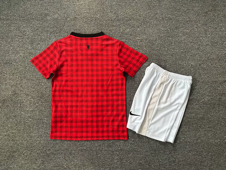 Retro 2013 Man Utd Home Kit